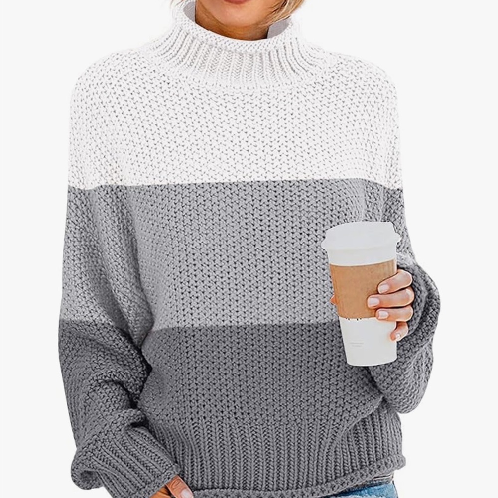 Mock neck tri color gray sweater